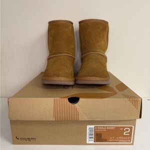 Koolaburra by Ugg: Kids Koola Short Ugg Boot - Chestnut, Size 2 (Girl)